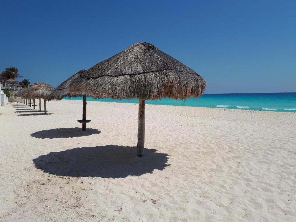 Departamentos Al Lado Del Mar En Zona Hotelera Cancún Exterior foto